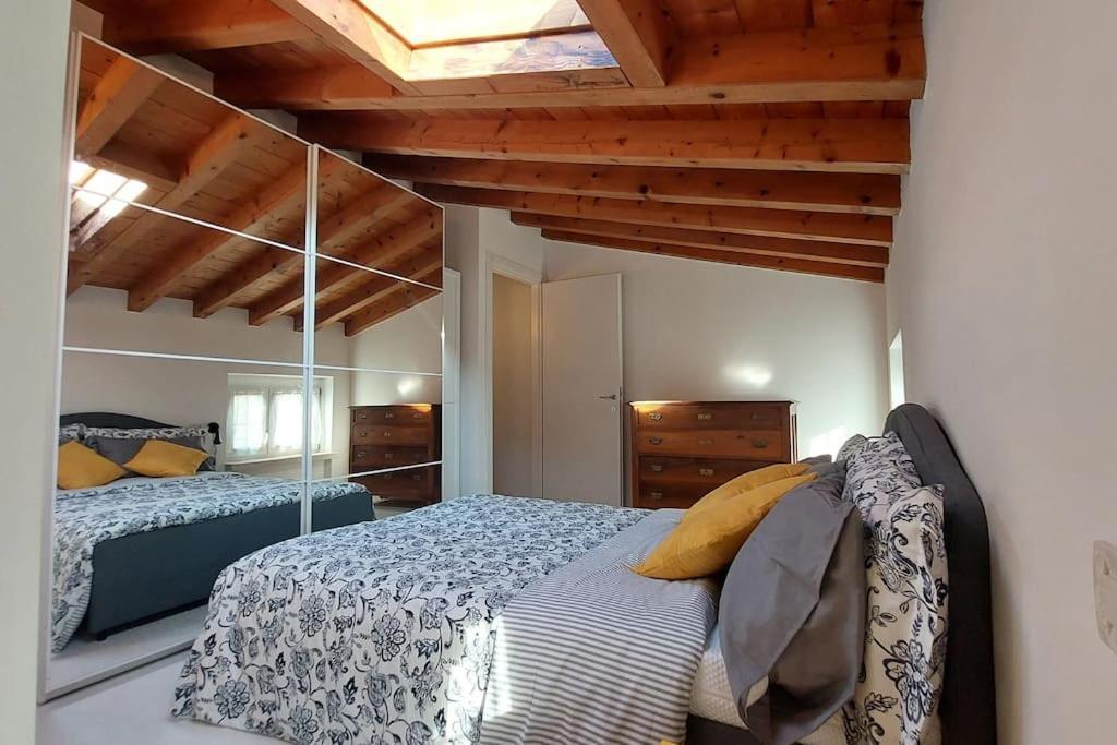 Sui Tetti Di Valeggio - Holiday Apartment Valeggio sul Mincio Bagian luar foto